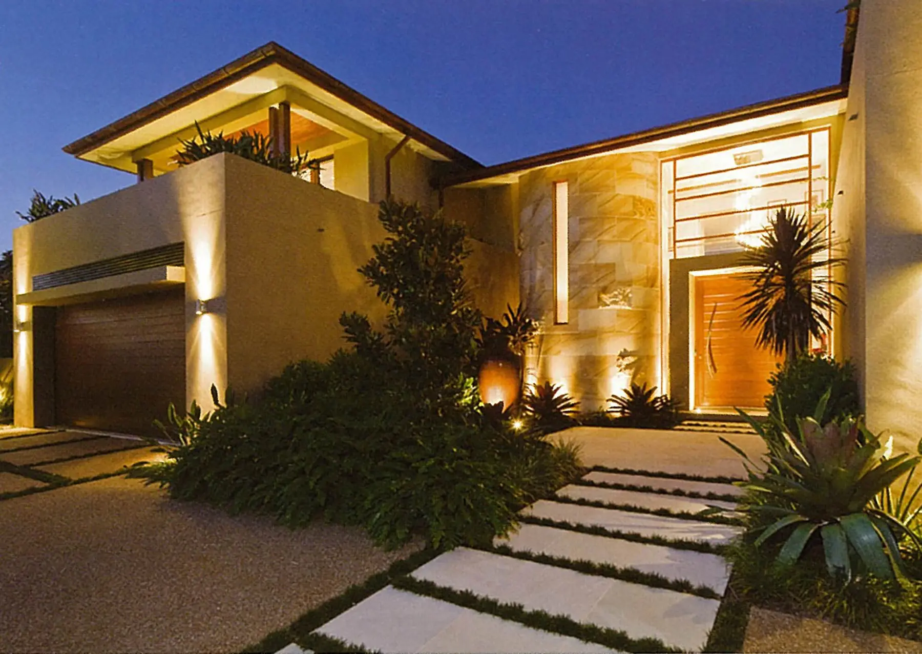 H-Residence_The-Circle_Sanctuary-Cove_Mag_CoveLiving_Martin-Burgin_1 - Michael Mitchell Greenspaces